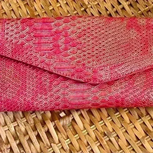 Apt 9 large pink snake skin wallet preowned - Picture 2 of 14